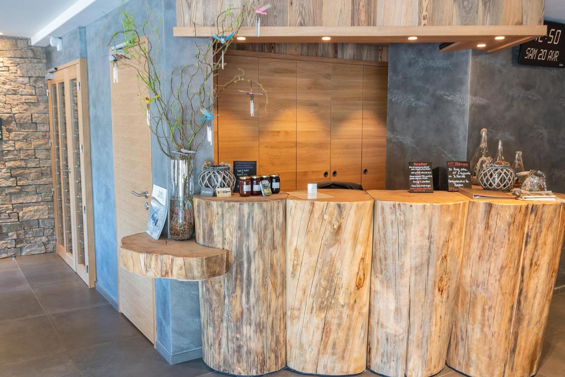 Hotel Interlaken Lounge Bar & Spa クソンリュプト・ロンジュメール エクステリア 写真