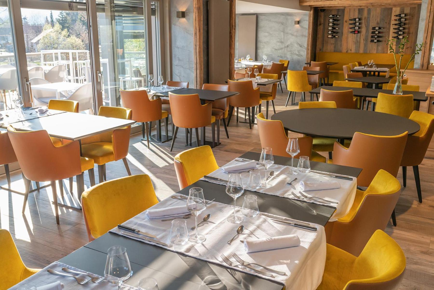 Hotel Interlaken Lounge Bar & Spa クソンリュプト・ロンジュメール エクステリア 写真
