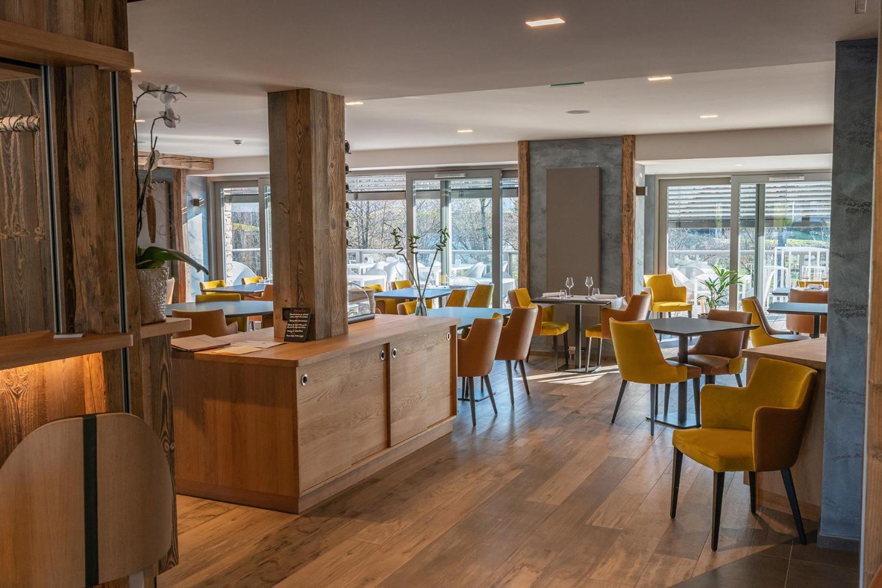 Hotel Interlaken Lounge Bar & Spa クソンリュプト・ロンジュメール エクステリア 写真